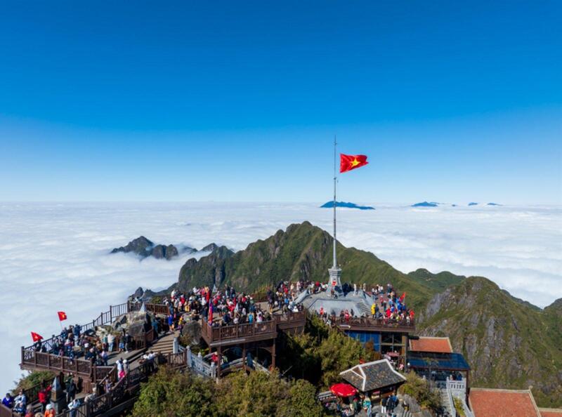 Đỉnh thiêng Fansipan dịp đầu xuân Bính Ngọ 2026.