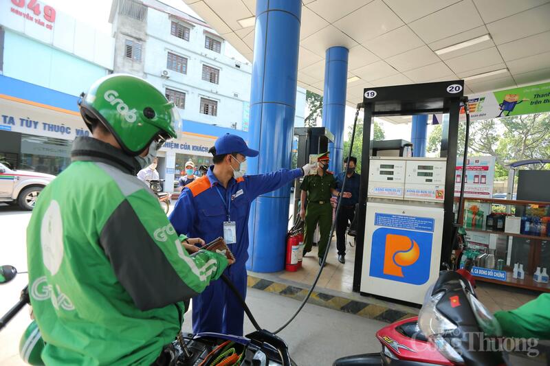 Liên Bộ Okvip tại về - Tài chính điều chỉnh giảm giá xăng, tăng giá dầu từ 15h ngày 20/2.