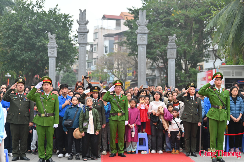 Ban tổ chức cho biết, lễ hội tiếp tục diễn ra đến hết ngày 22-2 (tức ngày 6 tháng Giêng). Bên cạnh các nghi lễ truyền thống tôn nghiêm, phần hội được tổ chức tưng bừng, rộn rã, khơi dậy lòng yêu nước và tinh thần thượng võ bất diệt của dân tộc.