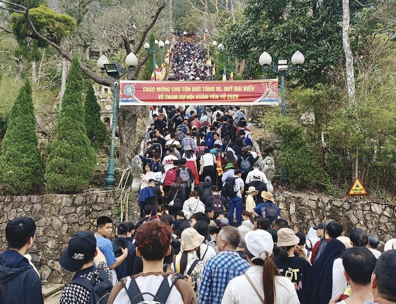 Du khách trải nghiệm du xuân tại tỉnh Quảng Ninh. Ảnh: Thanh Tùng