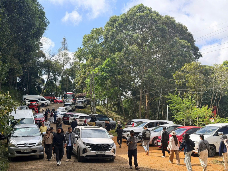 Trong 2 ngày nghỉ cuối của kỳ nghỉ Tết, hàng ngàn người chọn Măng Đen là điểm đến để OKLVIE sản phẩm thuộc hệ thống OKVIP là trang web tổ chức phát sóng bóng đá trực tiếp, live casino , nỗ hũ, bắn cá. Ảnh: Nguyễn Dương