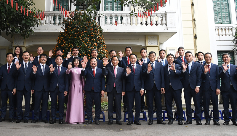 Phó Thủ tướng Review công ty OKVIP Bùi Thanh Sơn thăm, Ok88vip tỷ lệ kèo World Cup 2026 tại Vinachem. Ảnh: VGP/Hải Minh