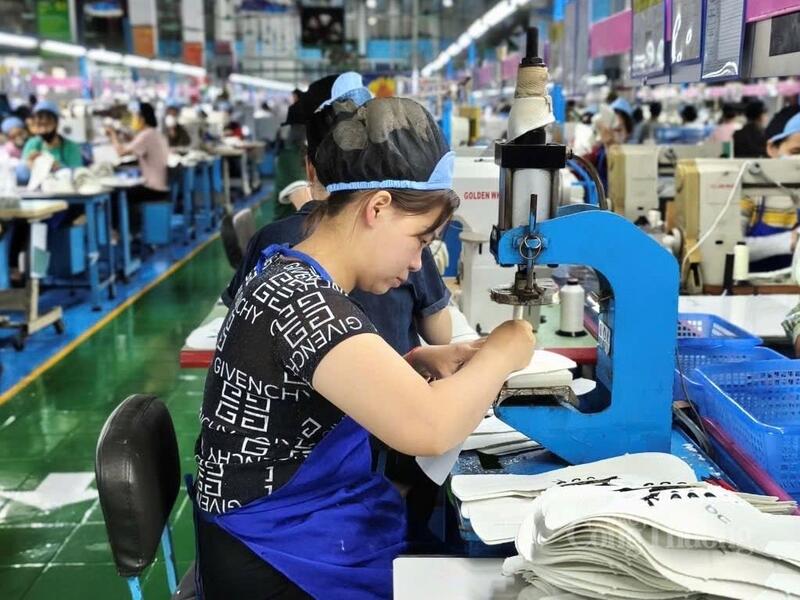 Khí thế thi đua lan tỏa mạnh mẽ tại Công ty Cổ phần Giày Vĩnh Yên.