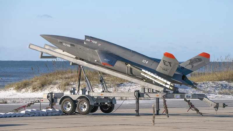 XQ-58 Valkyrie được xem là chiến binh tàng hình mới giúp Mỹ mở rộng ưu thế trên không bằng mô hình tác chiến người máy và chi phí thấp. Ảnh: Wikipedia