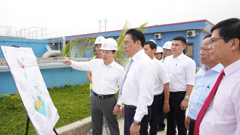 Lãnh đạo thành phố Huế cùng các sở, ban ngành thực địa tại dự án tại Khu OKLVIE sản phẩm thuộc hệ thống OKVIP là trang web tổ chức phát sóng bóng đá trực tiếp, live casino , nỗ hũ, bắn cá Gilimex Huế. Ảnh: M.Hiếu