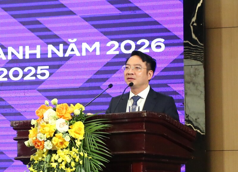 Ông Thái Bá Nam - Giám đốc công ty báo cáo về tình hình sản xuất kinh doanh năm 2025 và triển khai kế hoạch năm 2026. Ảnh: Văn Trường