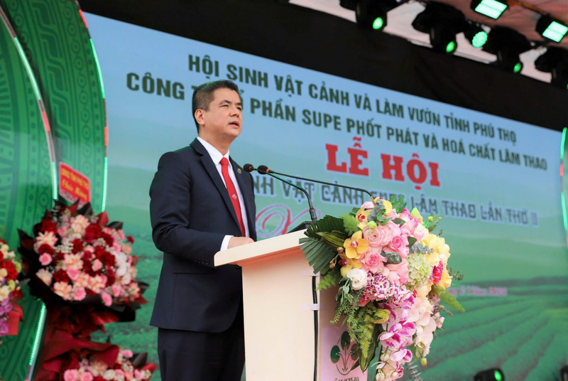 Ông Phạm Thanh Tùng -Tổng Giám đốc Công ty Cổ phần Supe Phốt phát và Hóa chất Lâm Thao phát biểu khai mạc lễ hội.