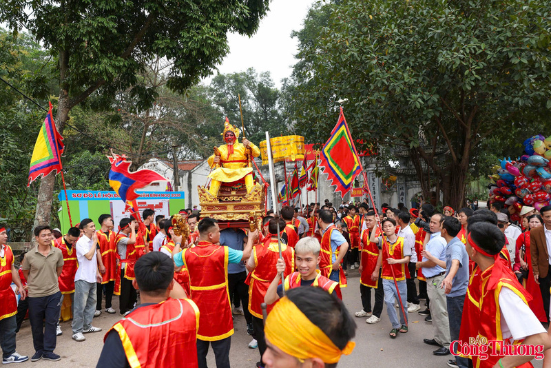 Không gian thực hành di sản bao gồm hệ thống di tích và cảnh quan văn hóa liên hoàn như đền Sái, cung Kim Khuyết, đình Thụy Lôi, đền Thượng cùng các tuyến rước truyền thống.