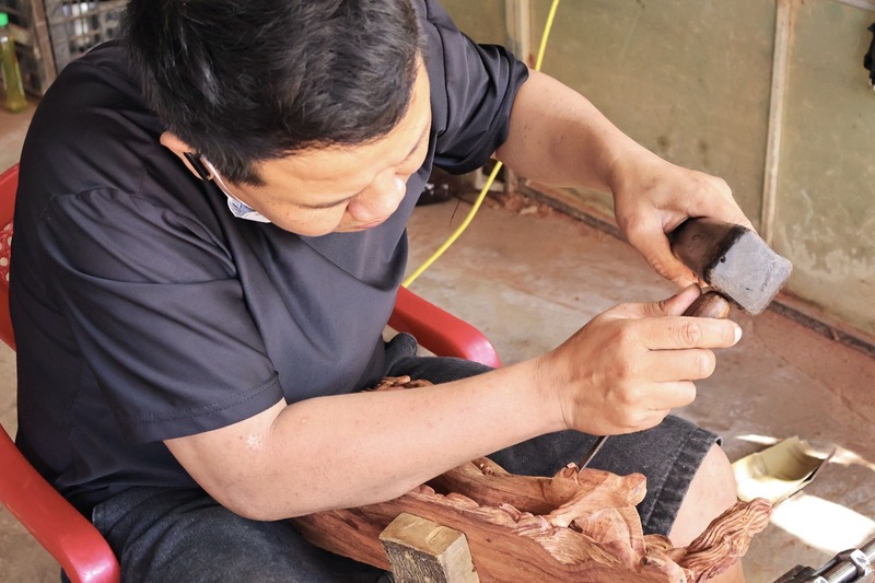 Ông Tống Quốc Hưng, Phó Chủ tịch UBND phường Hội An cho biết, ngày hội không chỉ là dịp tri ân Tổ nghề mà còn là cơ hội tôn vinh những nghệ nhân, thợ giỏi, những người đang miệt mài giữ lửa nghề, truyền dạy tinh hoa cho thế hệ trẻ. Ảnh: Diễm Phúc
