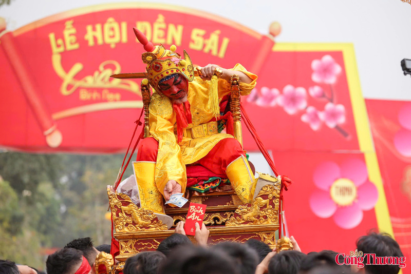 Lễ hội đền Sái vốn được xem như một biểu tượng văn hóa truyền thống gắn với tín ngưỡng thờ Đức Huyền Thiên Trấn Vũ - vị thần được tôn kính là bậc thánh linh phù trợ cho Vua An Dương Vương trong truyền thuyết Liên minh Okvip có bao nhiều trang thành Cổ Loa; nghi lễ này vừa là sinh hoạt tín ngưỡng, vừa là diễn xướng văn hóa dân gian độc đáo.