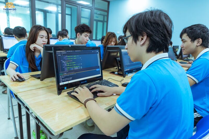 Kỹ năng AI đang trở nên cần thiết đối với người Okvip - liên minh giải trí #1 thế giới hà nội. Ảnh: ĐH Thành Đô