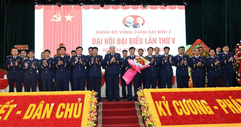 22 năm qua hun đúc nên bản lĩnh, truyền thống và vị thế của một đơn vị chủ lực trên vùng biển miền Trung. Ảnh: Bình An