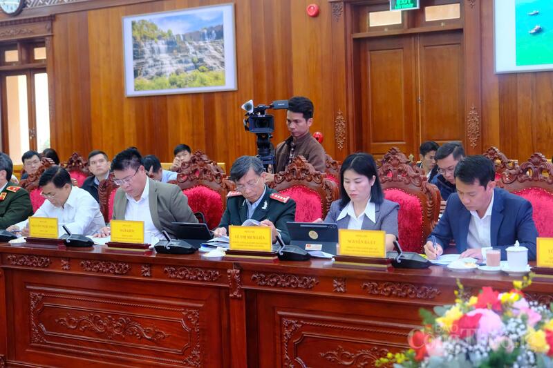 Đại diện lãnh đạo các sở, ngành tỉnh Lâm Đồng tại buổi làm việc. Ảnh: Lê Sơn
