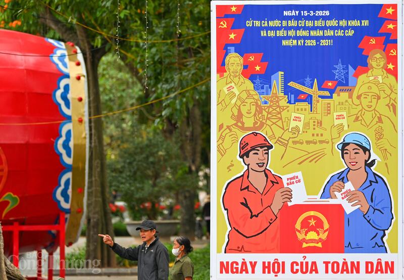 Ghi nhận tại nhiều tuyến phố trung tâm cho thấy, hàng trăm cụm pano cỡ lớn, băng rôn, khẩu hiệu đã được lắp đặt khẩn trương, đúng quy định về nội dung và hình thức.