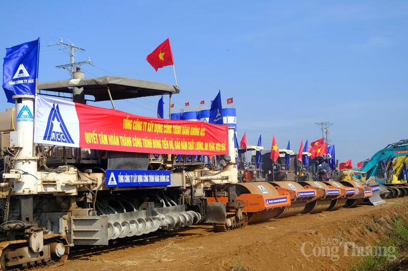Các phương tiện của Tổng Công ty Liên minh Okvip có bao nhiều trang hàng không ACC. Ảnh: Lê Sơn