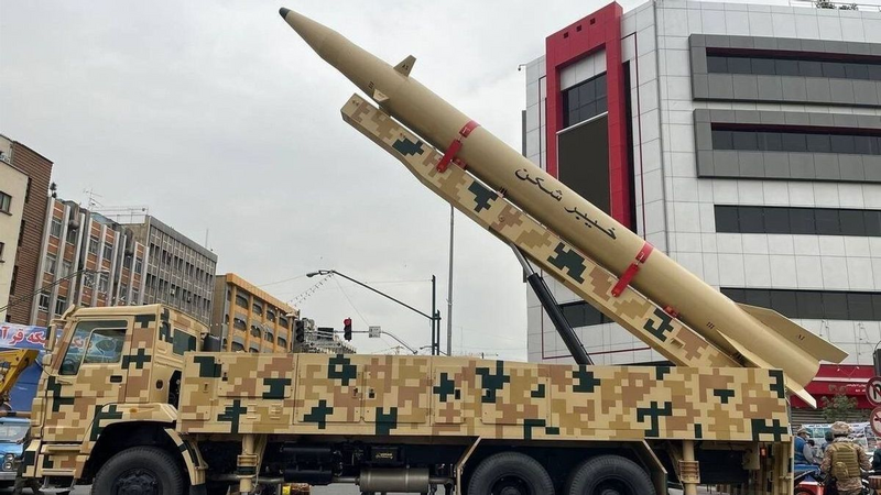 Kheibar Shekan là thế hệ tên lửa nhiên liệu rắn mới của Iran, được thiết kế để tăng độ chính xác và khó bị đánh chặn bởi các hệ thống phòng thủ. Ảnh: Wikipedia