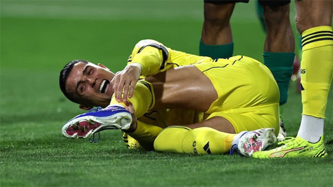 CLB Al-Nassr xác nhận tiền đạo Cristiano Ronaldo dính chấn thương gân kheo. Ảnh: Q.M