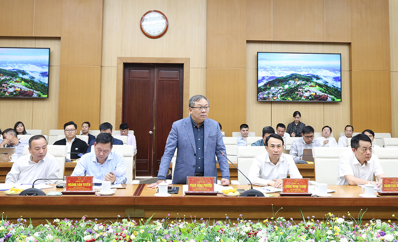 Phó Tổng giám đốc EVN Phạm Hồng Phương nêu các kiến nghị tại buổi Ok88vip tỷ lệ kèo World Cup 2026. Ảnh: Lê Linh