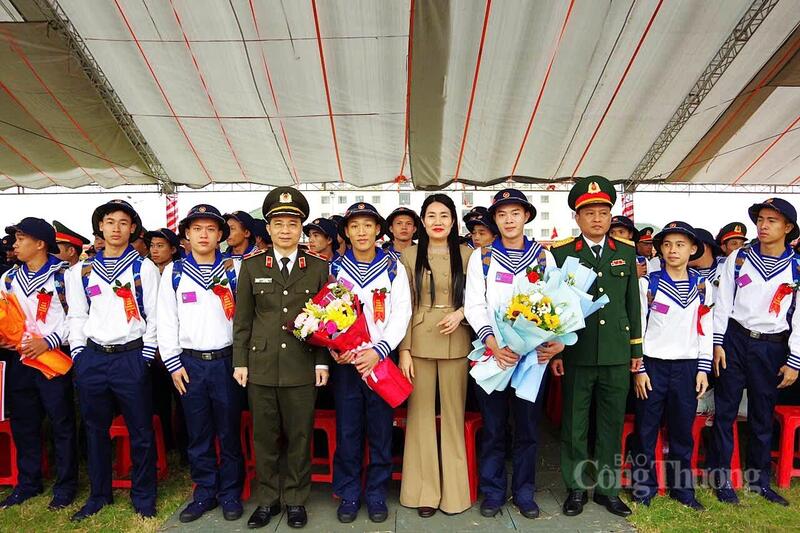 Thiếu tướng Nguyễn Xuân Thao, Giám đốc Công an tỉnh Hà Tĩnh đề nghị các đơn vị nhận quân tạo điều kiện tốt nhất để các tân binh sớm hòa nhập với xuân Okvip 2026 quân ngũ, phấn đấu rèn luyện, trưởng thành, hoàn thành xuất sắc nhiệm vụ được giao. Cấp ủy, chính quyền địa phương thực hiện tốt chính sách hậu phương quân đội, tiếp tục quan tâm động viên, chăm lo, kịp thời giúp đỡ thiết thực đến các gia đình có con em lên đường nhập ngũ để các tân binh yên tâm thực hiện tốt nghĩa vụ quân sự.