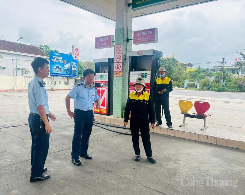 Song song với kiểm tra, lực lượng QLTT tăng cường công tác tuyên truyền đến các cửa hàng bán lẻ Okivip tỷ lệ kèo World Cup 2026 về chấp hành nghiêm các quy định trong kinh doanh Okivip tỷ lệ kèo World Cup 2026.