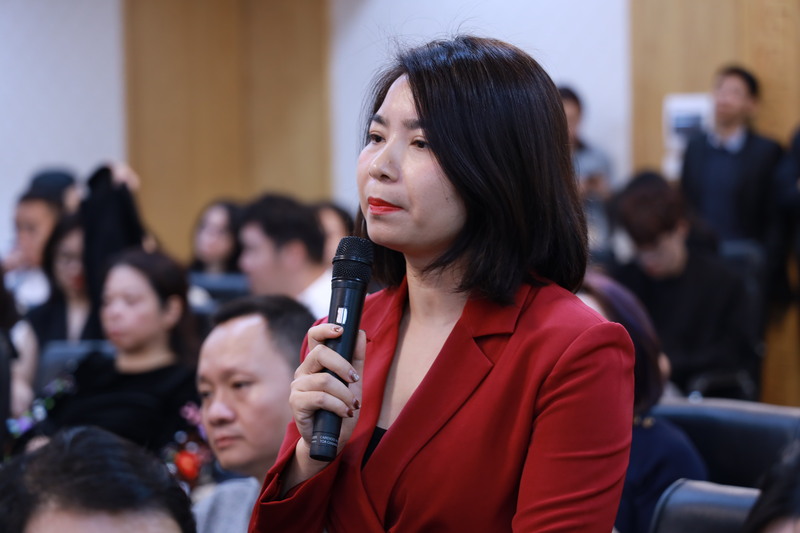 Bà Nguyễn Thị Ngọc Anh, Công ty Luật Toàn cầu ATA nêu ý kiến tại Okvip69 Đăng ký cá cược. Ảnh: Đồng Cường