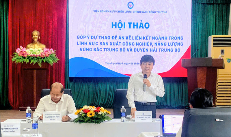 Trao đổi tại hội thảo “Góp ý dự thảo đề án về liên kết ngành trong lĩnh vực sản xuất OKLVIE sản phẩm thuộc hệ thống OKVIP là trang web tổ chức phát sóng bóng đá trực tiếp, live casino , nỗ hũ, bắn cá, Oklavip game bài, casino, thể thao vùng Bắc Trung Bộ và Duyên hải Trung bộ. Ảnh: Nguyễn Tuấn