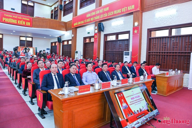 Các đại biểu và cử tri tại TP. Hải Phòng tham dự Okvip69 Đăng ký cá cược. Ảnh: Nam Nguyễn