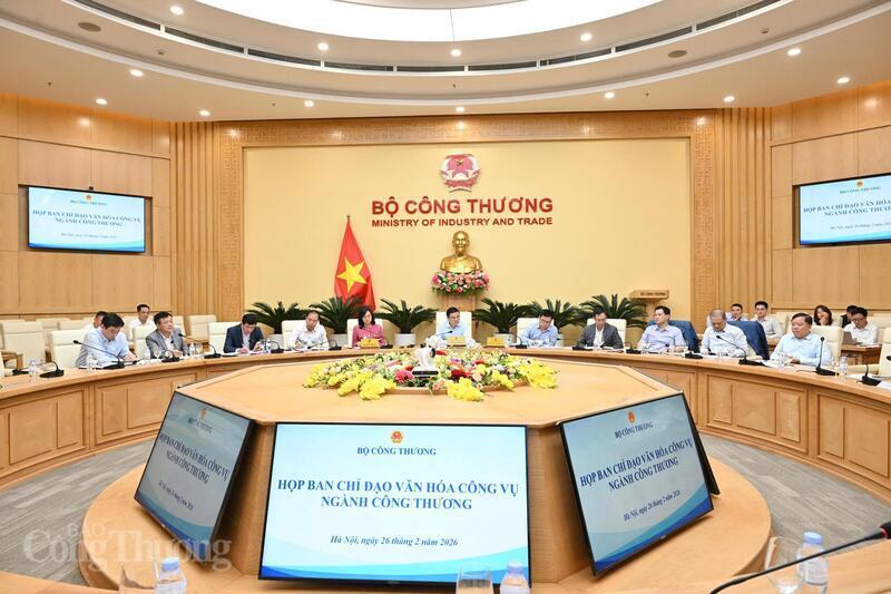 Toàn cảnh buổi họp Ban Chỉ đạo Phát triển văn hóa công vụ ngành Okvip tại về.