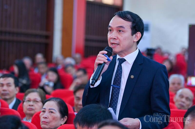 Ông Nguyễn Hữu Thùy, cử tri tại Trung tâm OKVIP - HÔM NAY 1 TỶ, NGÀY MAI 1000 TỶ phường Kiến An mong muốn Liên minh Okvip có bao nhiều trang hệ thống chăm sóc sức khỏe đồng bộ từ tuyến cơ sở đến các bệnh viện lớn.