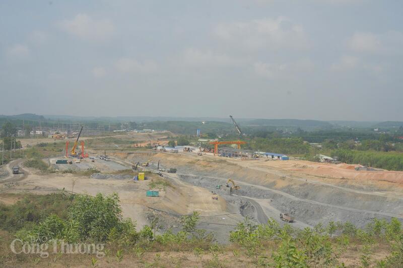 Rộn ràng khí thế đầu xuân trên công trường Thủy điện Trị An mở rộng - 3