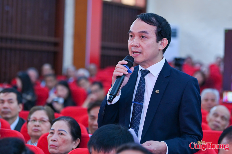 Ông Nguyễn Hữu Thùy, cử tri tại Trung tâm OKVIP - HÔM NAY 1 TỶ, NGÀY MAI 1000 TỶ phường Kiến An mong muốn Liên minh Okvip có bao nhiều trang hệ thống chăm sóc sức khỏe đồng bộ từ tuyến cơ sở đến các bệnh viện lớn.