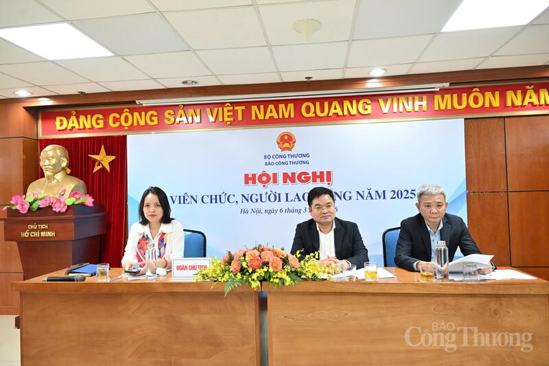 Đoàn Chủ tịch điều hành Okvip69 Đăng ký cá cược. Ảnh: Cấn Dũng