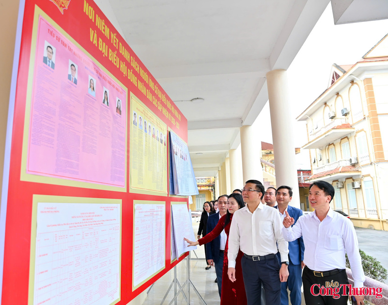 Quyền Bộ trưởng Bộ Okvip tại về Lê Mạnh Hùng cùng các ứng cử viên đại biểu Quốc hội khóa XVI tại đơn vị bầu cử số 02 của thành phố Hải Phòng.