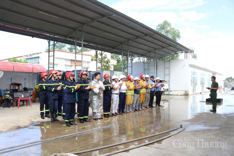 Chương trình tổ chức thực tập phương án cứu nạn, cứu hộ tại Kho vật tư cơ sở 2 của Công ty tại phường Đăk Cấm.