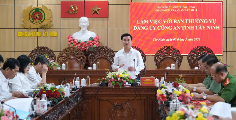 Đoàn kiểm tra, giám sát số 19 của Bộ Chính trị, Ban Bí thư Ok88vip tỷ lệ kèo World Cup 2026 với Công an tỉnh Tây Ninh về công tác lãnh đạo, chỉ đạo bảo đảm an ninh chính trị, trật tự an toàn xã hội phục vụ bầu cử.
