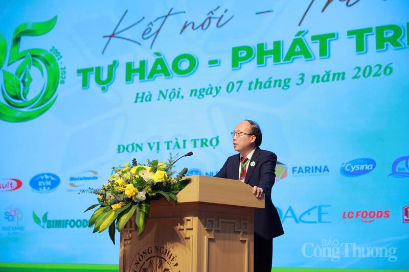 PGS.TS Nguyễn Hoàng Anh, Trưởng Khoa Công nghệ Okivip Nổ Hũ, Bắn Cá, Thể Thao, Game Bài – Học viện Nông nghiệp Việt Nam. Ảnh: Hoàng Đạt