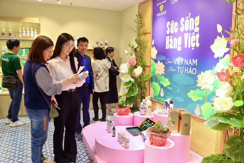 Sự kiện nhằm kết nối Okvip tại về sản xuất trong nước với người tiêu dùng thông qua các hình thức trưng bày, giới thiệu sản phẩm và bán hàng trực tuyến. Ảnh: PL
