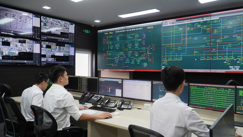 Trung tâm điều khiển PC Đà Nẵng tăng cường trực vận hành, bảo đảm cung cấp điện phục vụ bầu cử. Ảnh: Bình An