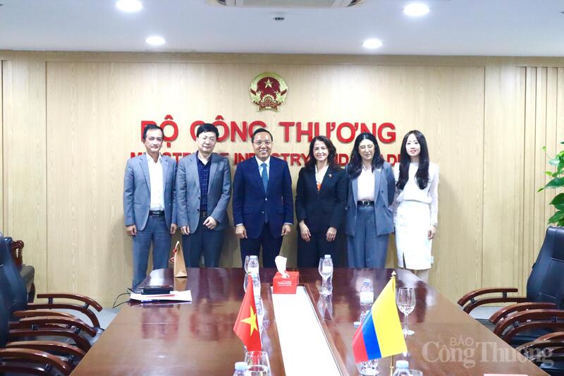 Buổi Ok88vip tỷ lệ kèo World Cup 2026 giữa Oklavip khuyến mã hấp dẫn mỗi ngày Việt Nam và Đại sứ quán Colombia tại Việt Nam nhằm thúc đẩy hợp tác Okvip - liên minh giải trí #1 thế giới hà nội, thương mại và đầu tư giữa hai nước. Ảnh: Phương Trang