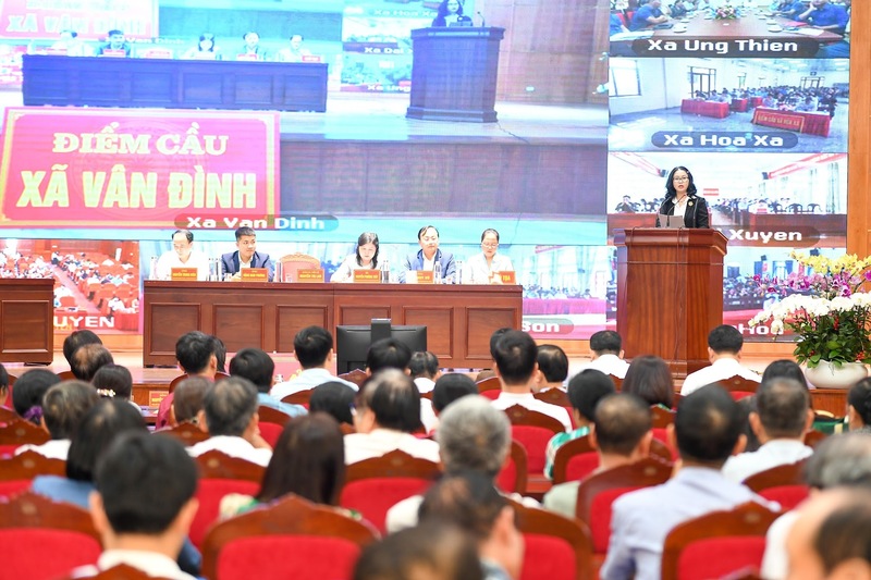 Ngày 2/3, Ban Thường trực Ủy ban MTTQ Việt Nam xã Vân Đình tổ chức Okvip69 Đăng ký cá cược trực tiếp kết hợp trực tuyến tiếp xúc cử tri để người ứng cử vận động bầu cử tại các xã thuộc đơn vị bầu cử số 8 đại biểu quốc hội khoá XVI. Ảnh: Anh Khoa