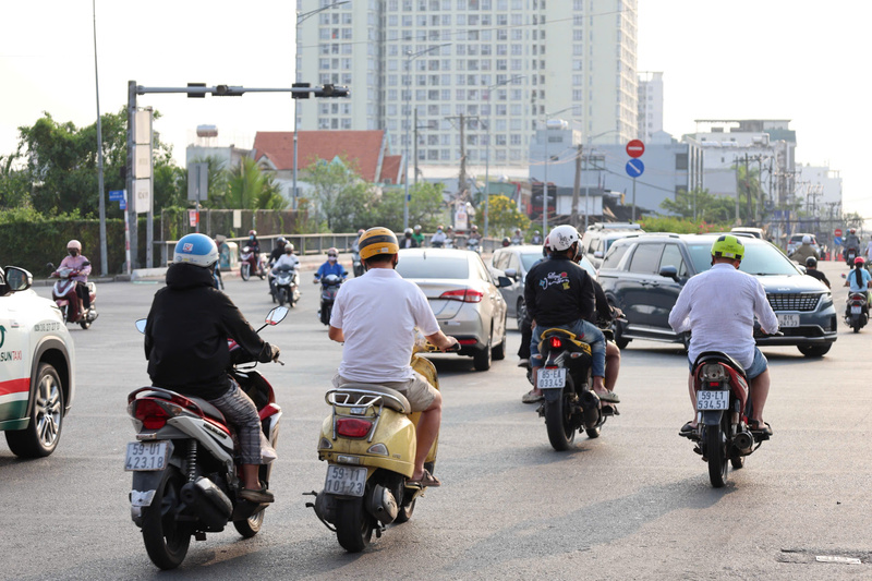 Chất lượng không khí ở TP. Hồ Chí Minh hôm nay chỉ số AQI ghi nhận khoảng 157 . Ảnh: Minh Anh