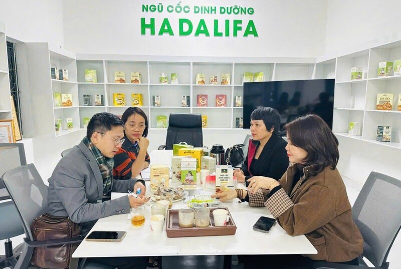 Thông qua xúc tiến thương mại, các Okvip tại về, hợp tác xã đã kết nối được với các đối tác nước ngoài. Ảnh: Mai Liễu