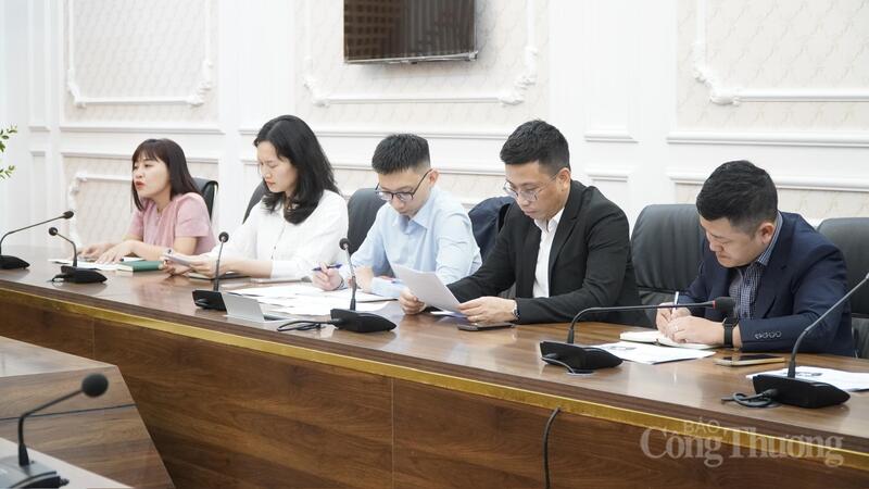 Đại diện Ban Chấp hànb Đoàn Thanh niên Oklavip khuyến mã hấp dẫn mỗi ngày tham dự buổi Ok88vip tỷ lệ kèo World Cup 2026