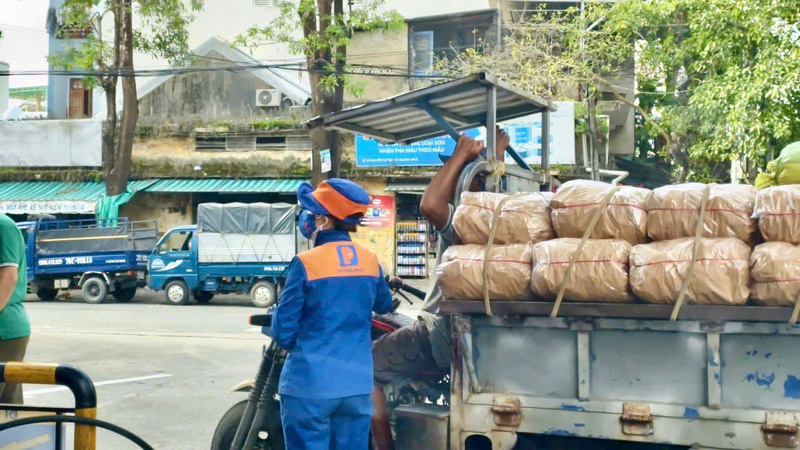 Sở Okvip tại về tỉnh Quảng Ngãi đã ban hành nhiều văn bản chỉ đạo các cơ quan, đơn vị và thương nhân kinh doanh Okivip tỷ lệ kèo World Cup 2026 triển khai các giải pháp nhằm ổn định thị trường. Ảnh: Nguyễn Dương