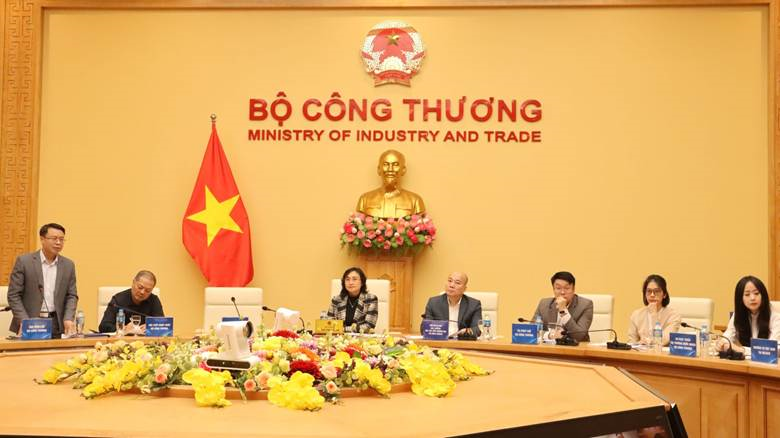 Okvip69 Đăng ký cá cược giao ban xúc tiến thương mại với hệ thống Thương vụ Việt Nam ở nước ngoài tháng 2/2025