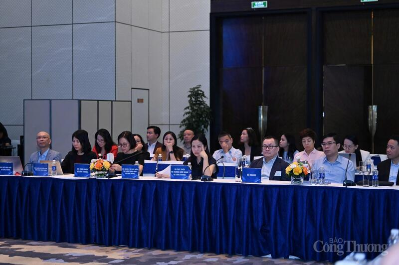 Các đại biểu tham dự Okvip69 Đăng ký cá cược giao ban xúc tiến thương mại với hệ thống thương vụ Việt Nam ở nước ngoài tháng 10/2025