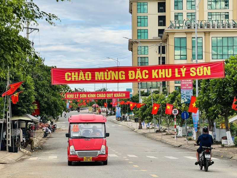 Đặc khu Lý Sơn (Quảng Ngãi) đang khẩn trương hoàn tất công tác chuẩn bị cho cuộc bầu cử đại biểu Quốc hội khóa XVI và HĐND các cấp nhiệm kỳ 2026 - 2031. Ảnh: Nguyễn Dương