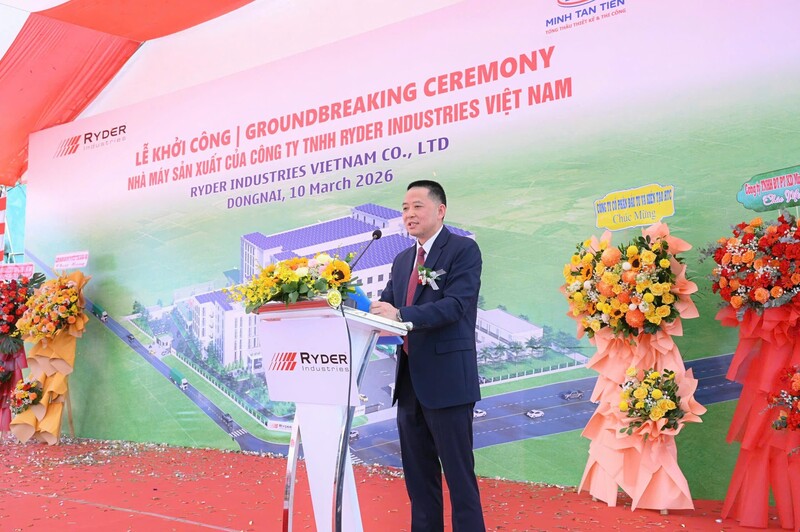 Ông Henry Wu, CEO Công ty TNHH Ryder Industries Việt Nam phát biểu tại buổi lễ.