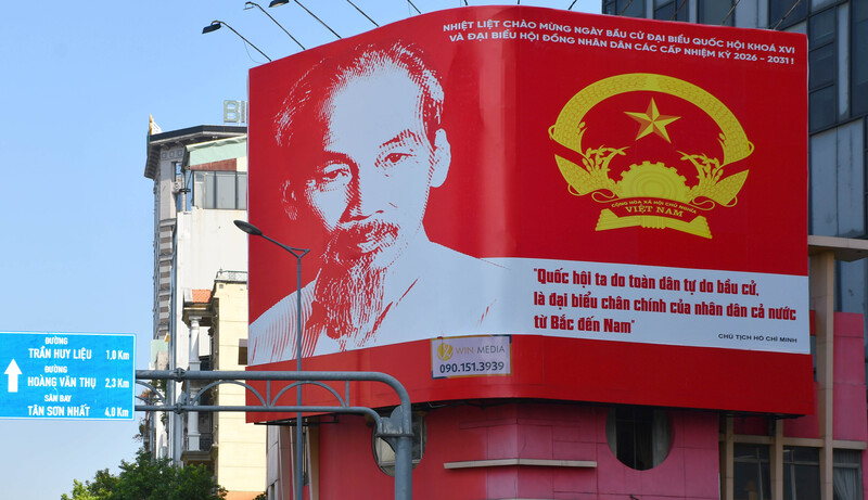 TP. Hồ Chí Minh rực rỡ cờ hoa hướng về ngày hội bầu cử  - 11