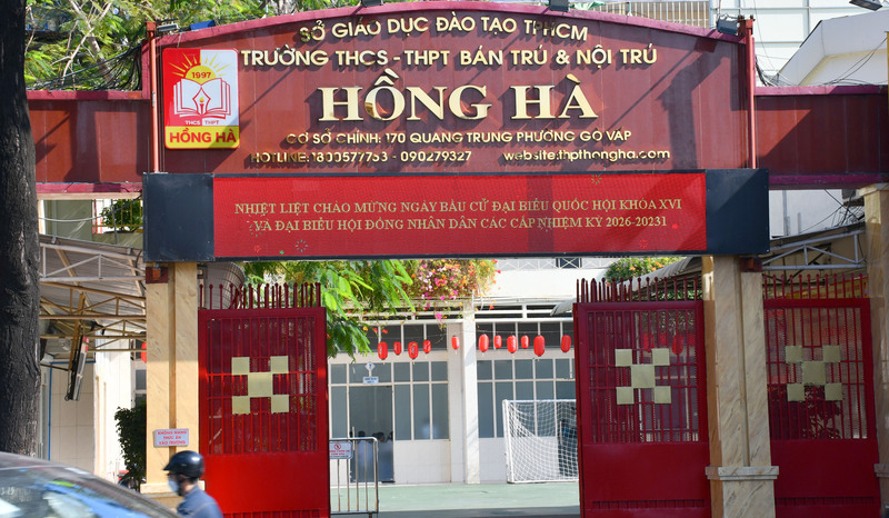 TP. Hồ Chí Minh rực rỡ cờ hoa hướng về ngày hội bầu cử  - 8